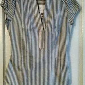 V-neck striped short sleeve top
