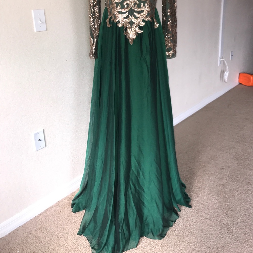 Green Chiffon Sequence Modest Dress - Picture 4 of 5