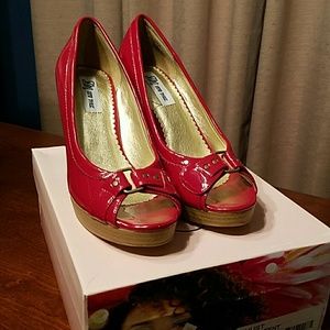 Peep toe heels