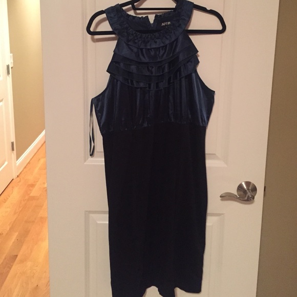 Two tone - teal silky material on top