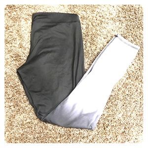 Black/gray ombré yoga pants