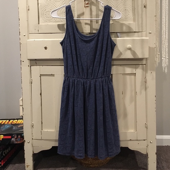 Sleeveless blue floral design dress