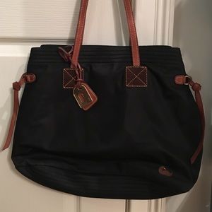 Black Dooney & Bourke purse