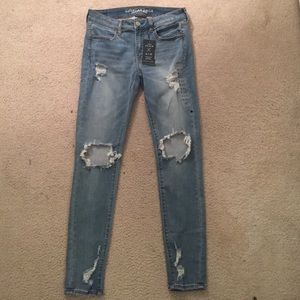 NEW w/ TAGS American Eagle Lightwash Jeggings