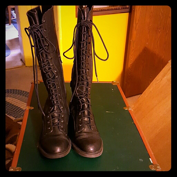 Knee lace up boots All leather.