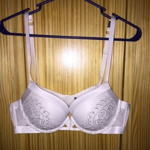 Victoria secret bra. Never been worn 38B