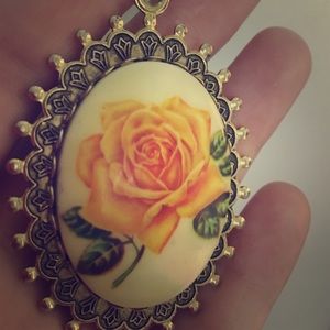 Vintage costume necklace