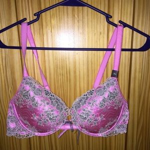 Victoria's Secret bra. Never been worn. 38B