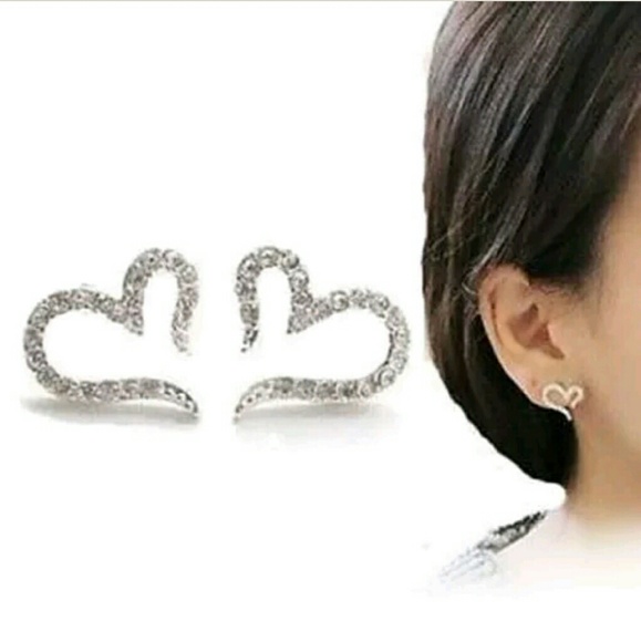 ⭐NEW! .925 SS Crystal Heart Pierced Earrings