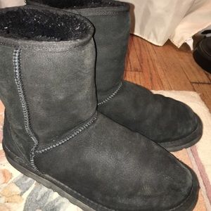classic short uggs size 9 classic short uggs size 9
