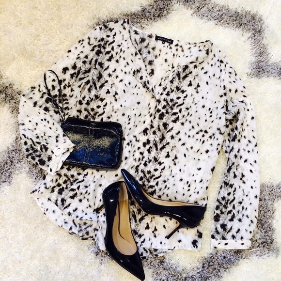 Violet & Claire Tops - Snow Leopard Print Flowy Blouse!