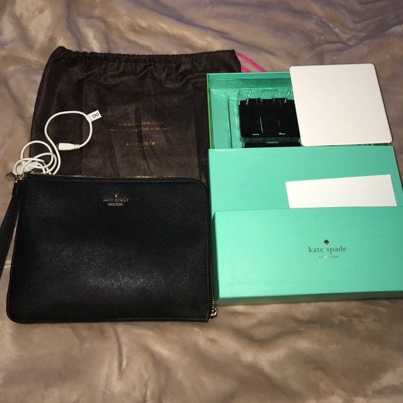 kate spade Handbags - Kate Spade Everpurse black clutch!