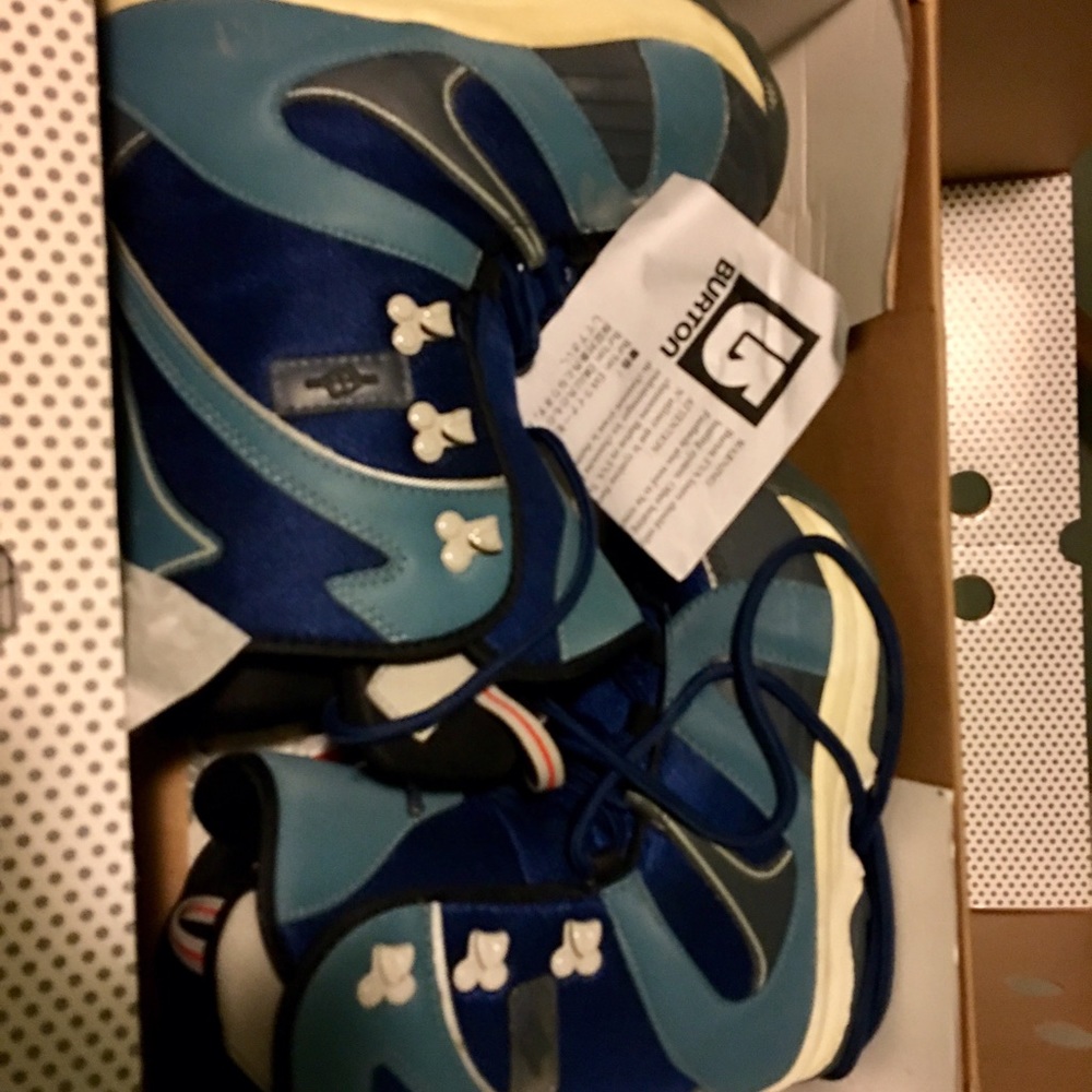 Burton snowboarding boots! New, never worn, size 7