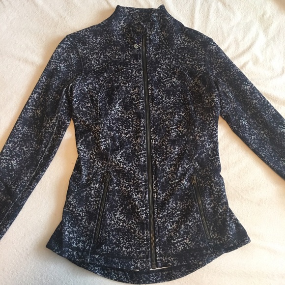 lululemon athletica Tops - Lululemon Define Jacket, Size 4