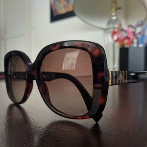 Fendi oversized sunglasses