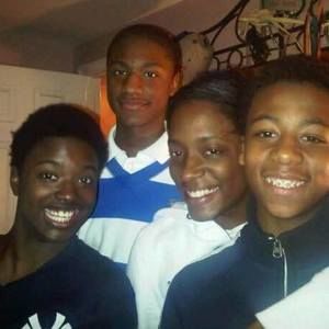 Meet your Posher, Toya