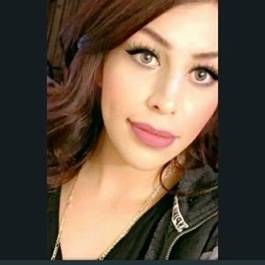 Meet your Posher, Candace