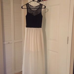 Charlotte Russe black &white maxi dress size small