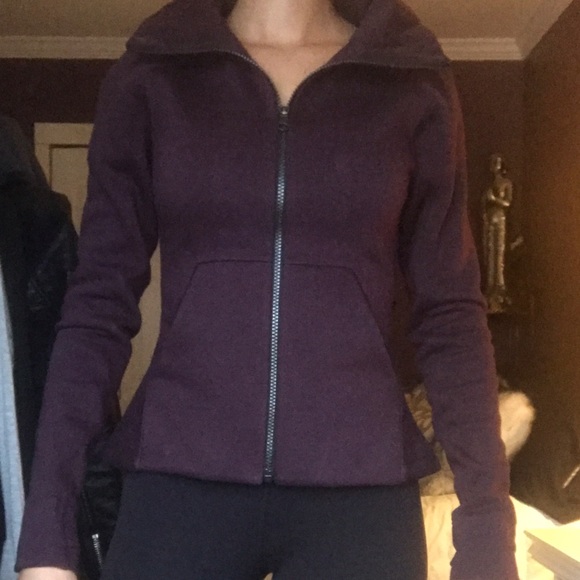 LULULEMON sweater!
