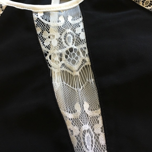 Lace crop top - Picture 4 of 4