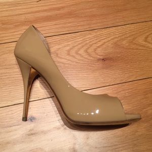 Valentino nude peep toe pumps