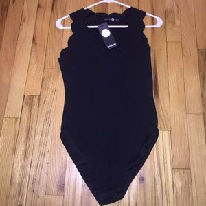 Boohoo bodysuit - size 6 tall - scalloped neck