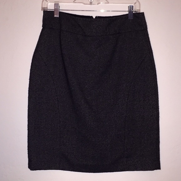 Banana Republic size 4 pencil skirt - Picture 3 of 3