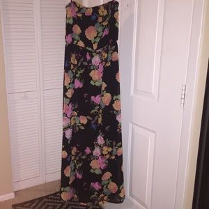Forever 21 floral maxi dress - size small