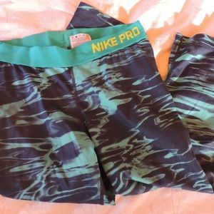 Tie dye Nike pro crop leggings