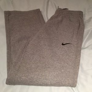 NIKE Boys Sweatpants