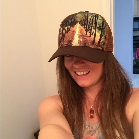 Meet your Posher, Stefani - Picture 3 of 4