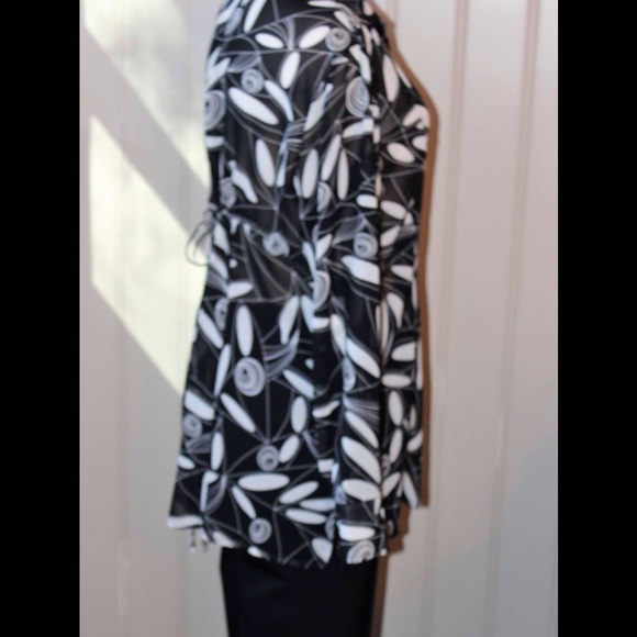 Sheer black and white blouse. - Picture 3 of 4