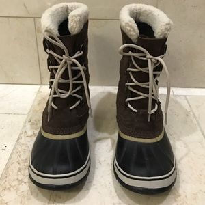 Sorel lined and waterproof winter boots