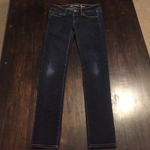 American Eagle dark denim skinny jeans - size 2