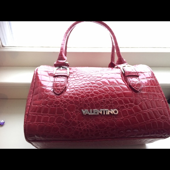 Red patent purse