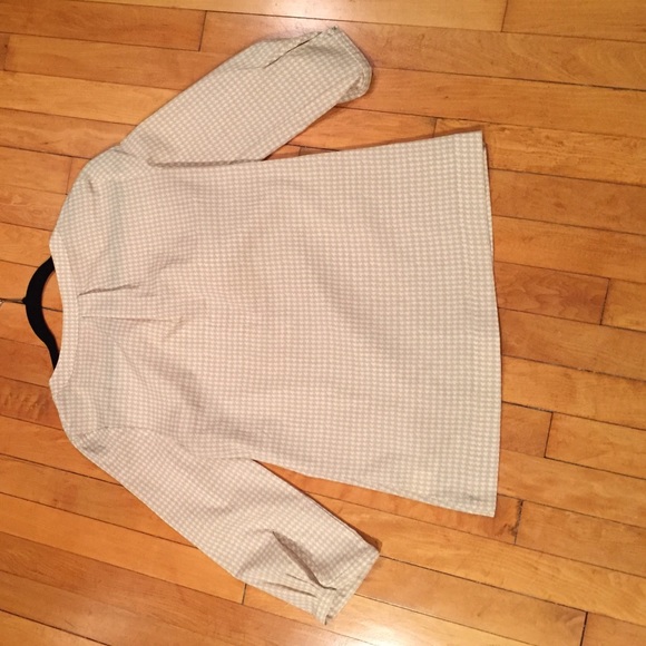 Banana Republic 3/4 button blouse - Picture 2 of 4