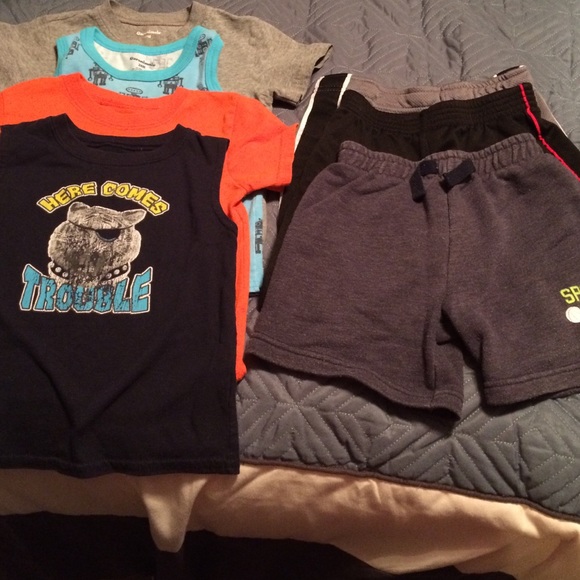 Bundle of play clothes size 24 months