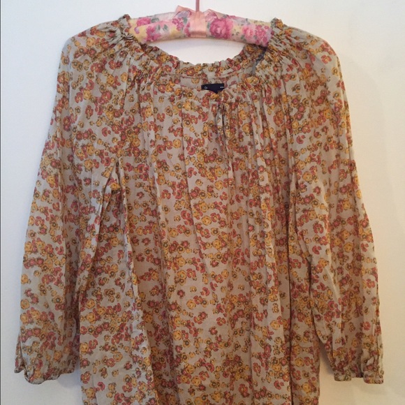 Floral print blouse