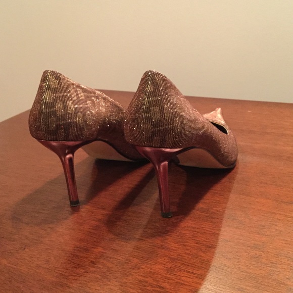 Gold Pointed Heels - Picture 4 of 4