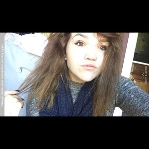 Meet your Posher, Chloe