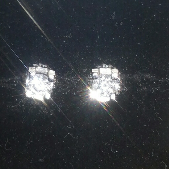 .40 pt Diamond Earrings
