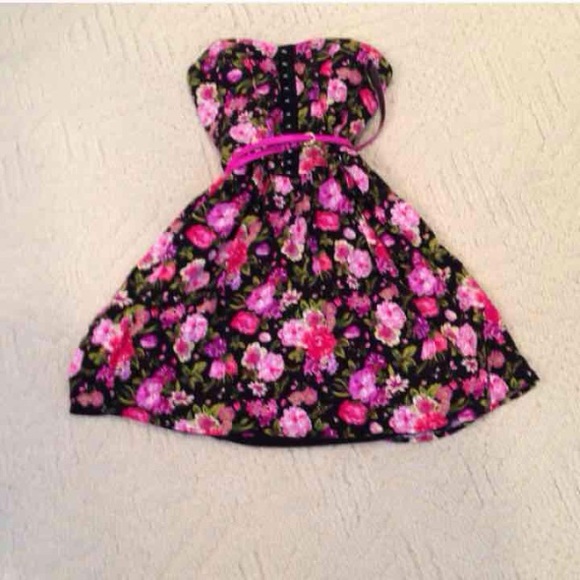Forever 21 strapless dress