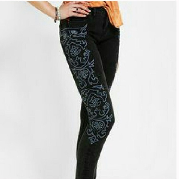 BDG mid rise black jeans w blue embroidered sides - Picture 1 of 4