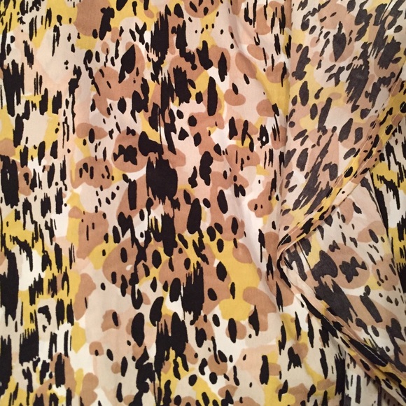 Banana Republic sleeveless blouse - Picture 2 of 3