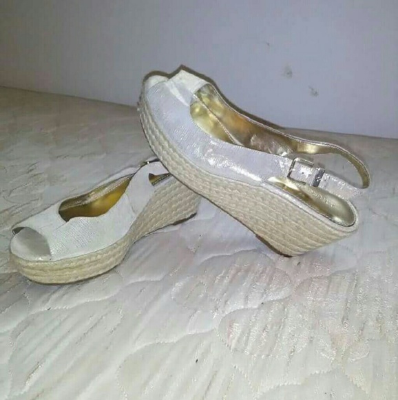 Women's shoes