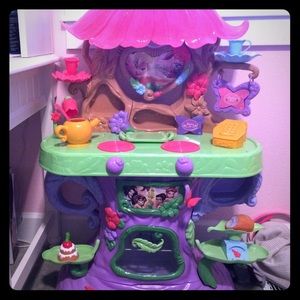 Disney's  "Tinker Bell's Cafe