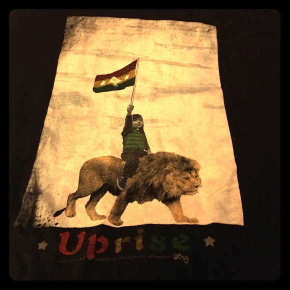 Nice, classic Lr geans tee shirt. Barely worn.