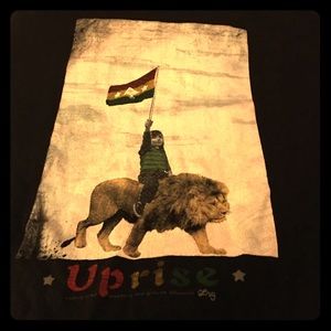 Nice, classic Lr geans tee shirt. Barely worn.