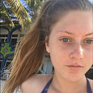 Meet your Posher, Mia