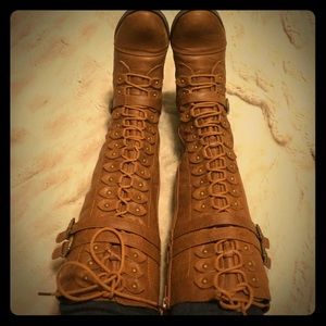 Lace up Brown Boots!